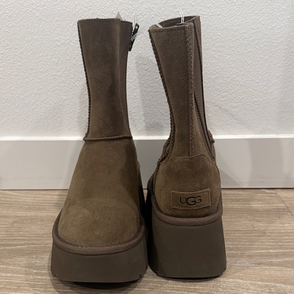 UGG Platform Zip Boots Chestnut Size 7